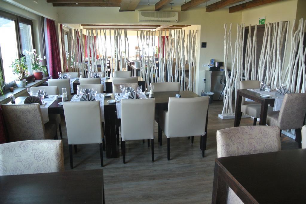 Hotel Saint Fiacre Буршайд Екстериор снимка