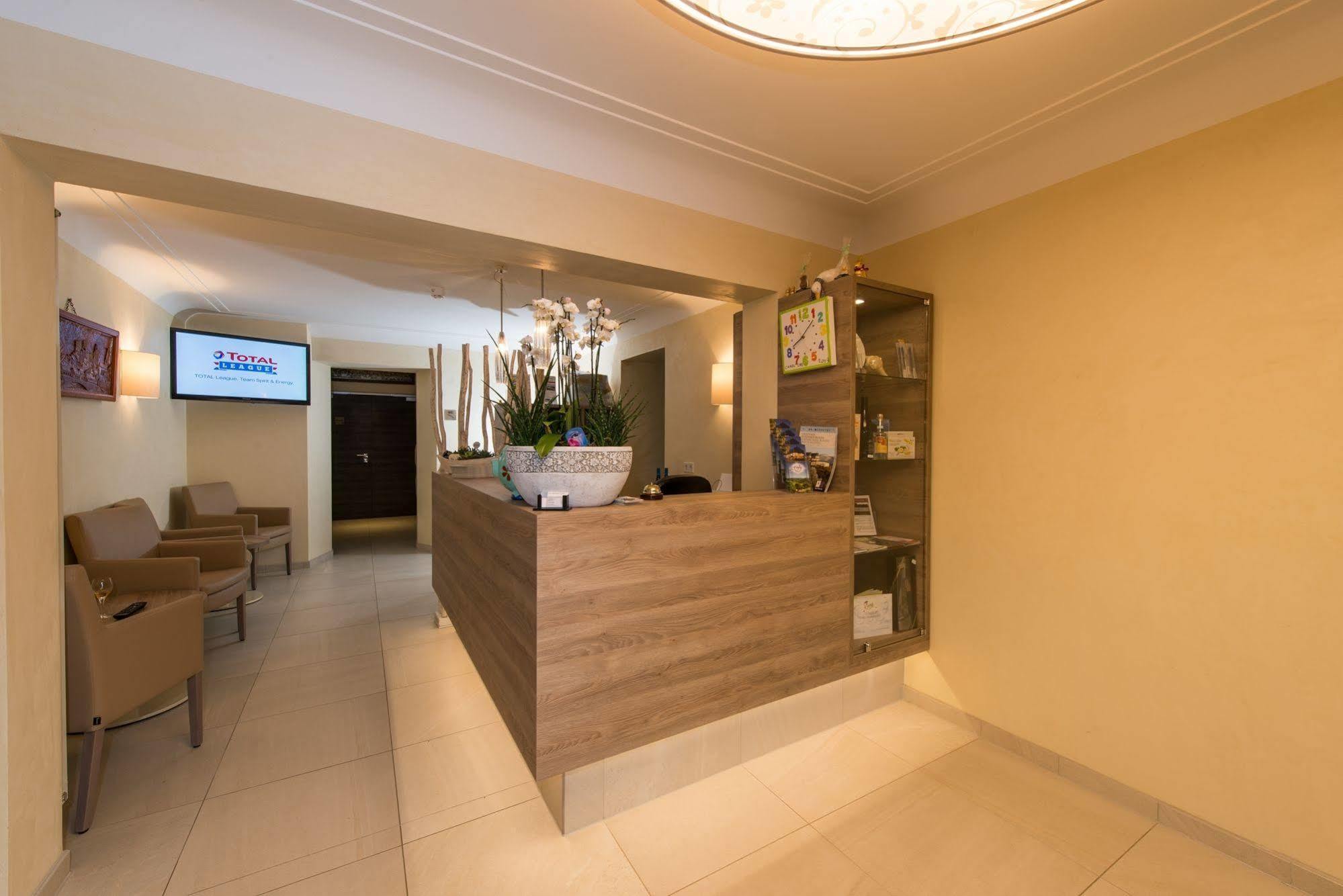 Hotel Saint Fiacre Буршайд Екстериор снимка