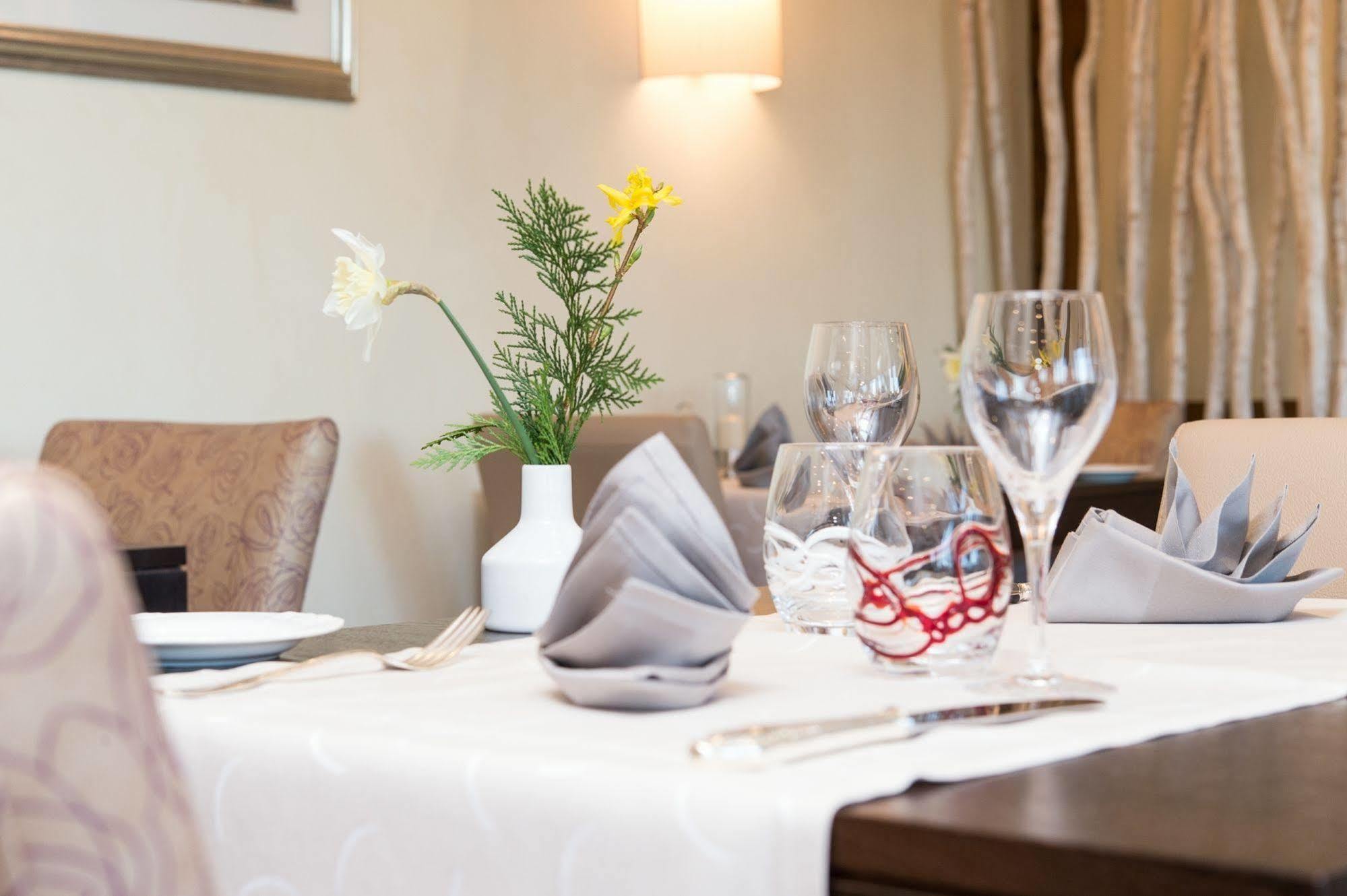 Hotel Saint Fiacre Буршайд Екстериор снимка