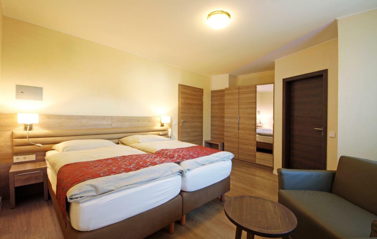 Hotel Saint Fiacre Буршайд Екстериор снимка